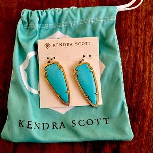 Kendra Scott Turquoise/Gold Skylar
Arrow Earrings